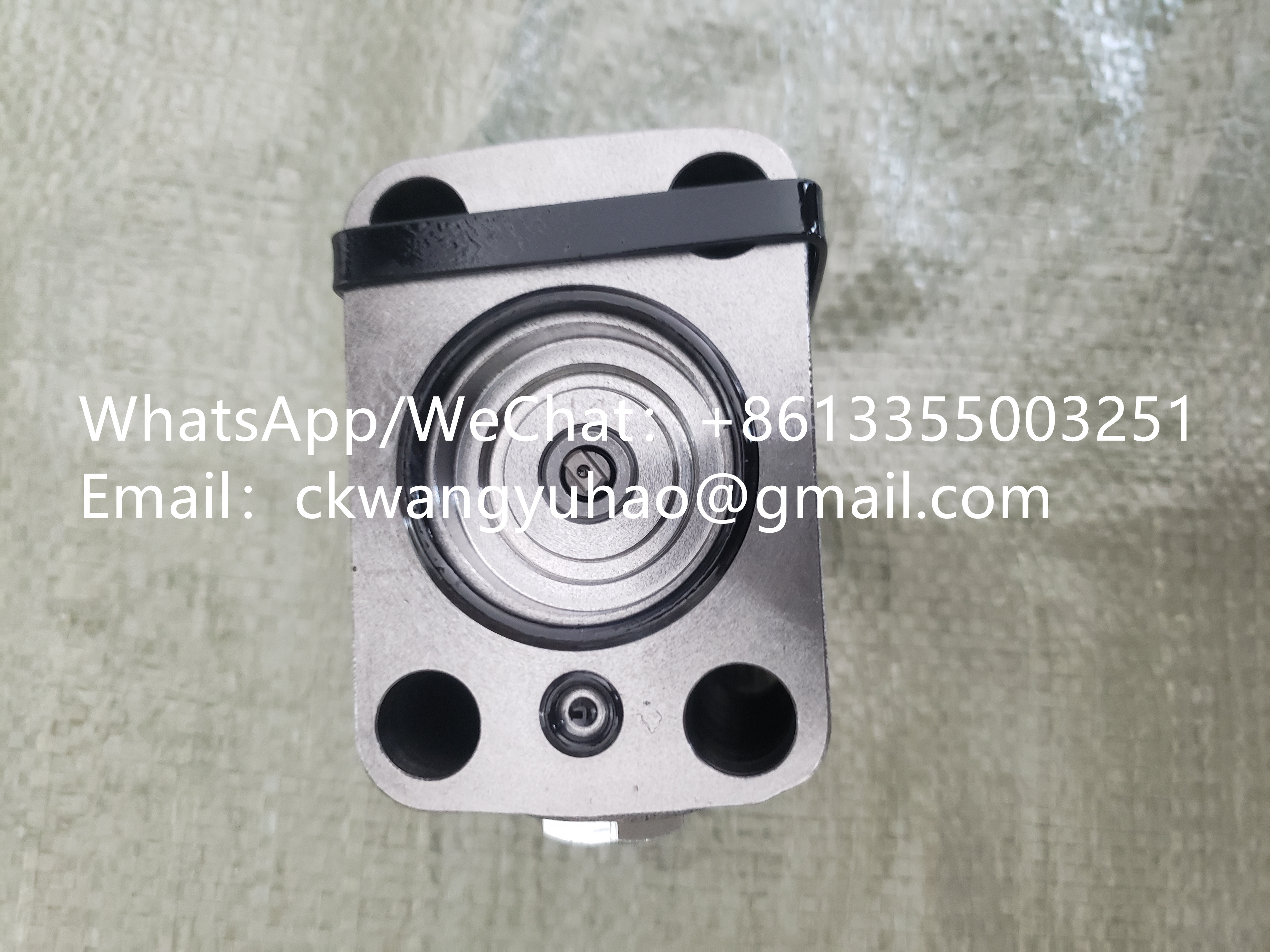 Valve 11220238 - SDLG excavator main valve accessory UK28 main valve