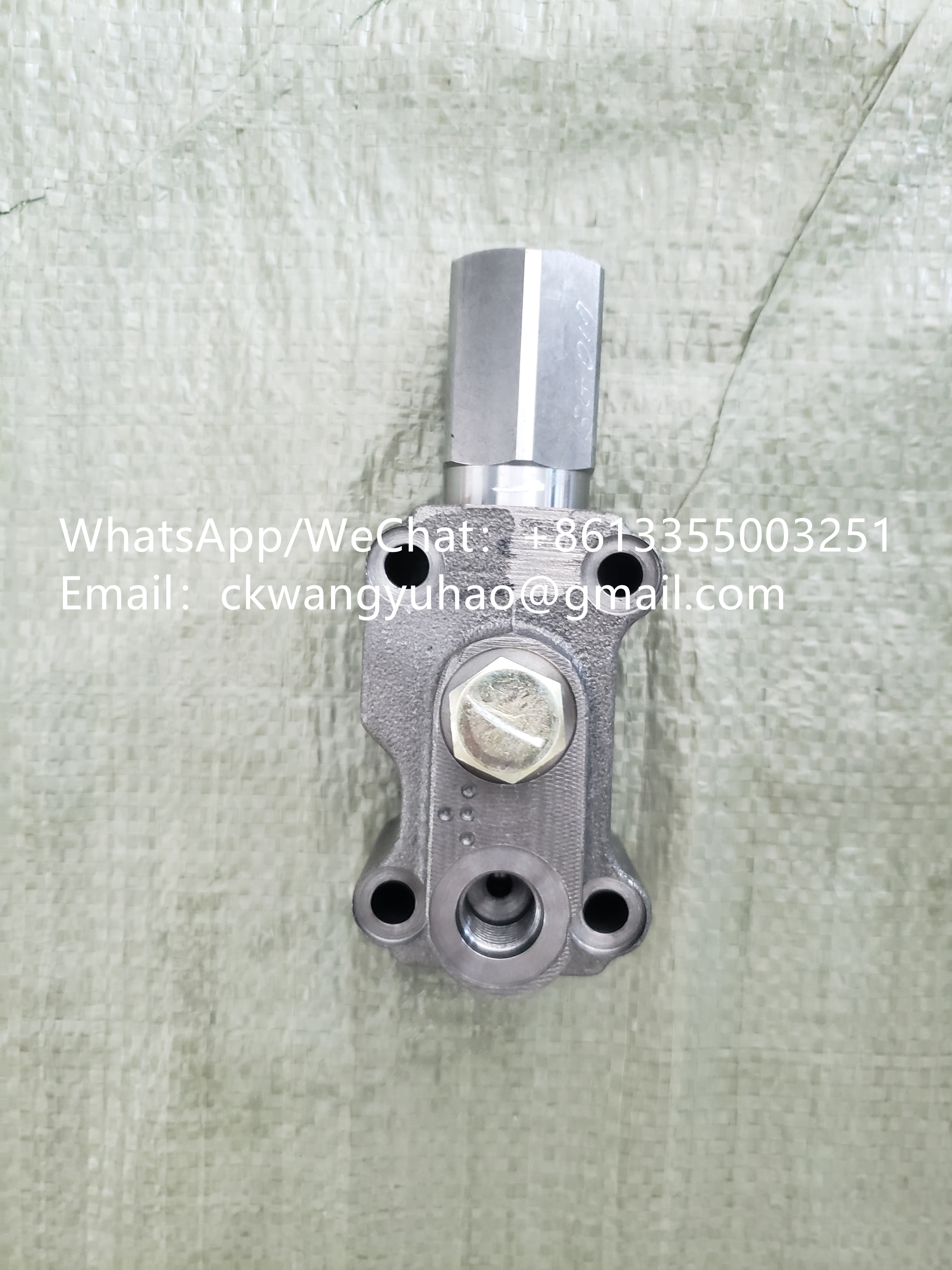 Valve 11220265 - SDLG excavator main valve accessory UK28 main valve