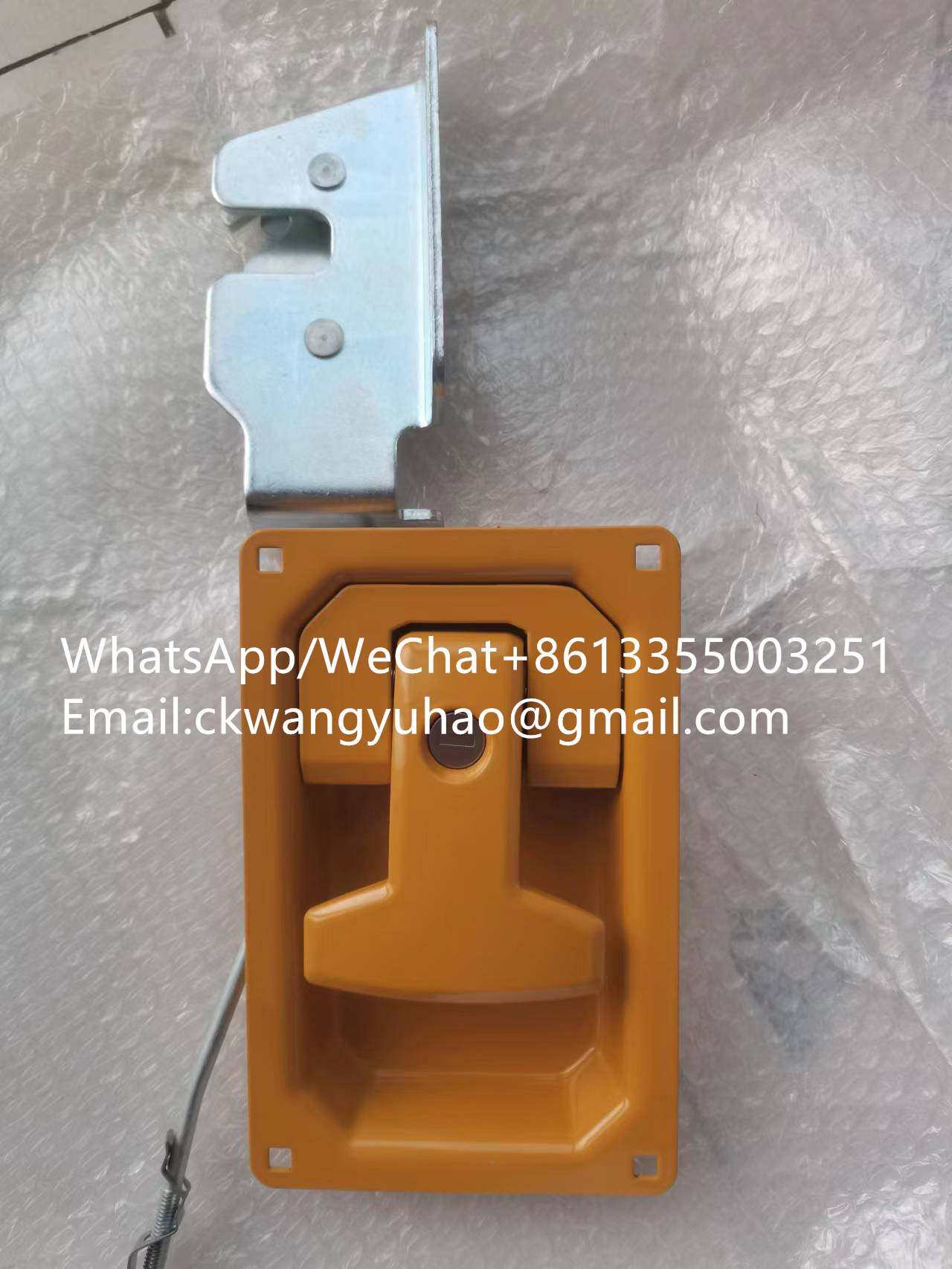 4190015685doorlock - 26170047222  Dipper arm  26170047223  Dipper arm
26170047223  Dipper arm  26170047224  Dipper arm
26170047224  Dipper arm  26170047225  Dipper arm
26170047451  Boom  26170047452  Boom
26170047772  Excavator boom  26170046511  Excavator boom
26171000632  Dipper arm  26171000633  null
26171005691  Pin  14401530  PIN
26171008831  .  14406757  Excavator boom
26171008921  .  14401851  DIGGING ARM
26171010941  PIN  26171016071  Pin
26171011452  .  26171011453  null
26171011781  Connecting rod  26171043161  Connecting rod
26171012701  .  26171012702  null
26171014931  .  26171021191  Plate
26171018401  Boom  26171018404  Boom
26171018404  Boom  26171053701  null
26171019972  Arm  26171055491  Arm
26171023512  Arm  26171023514  Arm
26171030172  Boom  26171030173  Boom
26171030821  ，，  26171061071  Plate
26171034613  Boom  26171034614  null
26171039162  Arm  26171039163  null
26171042582  Arm  26171042583  null
26171043511  Arm  26171043512  null
26171046502  Arm  26171046504  null
26171057351  Arm  26171057352  null
26180000041  BUCKET SLEEVE  26170011481  SLEEVE
26180000141  SIDE CUTTER  26180022211  Side cutter
26180000171  SIDE CUTTER  26180022201  Side cutter
26180000181  BUCKET TOOTH  4190001830  BUCKET TOOTH
26180000191  RETAINING PIN  26180007661  RETAINER KIT
26180000201  RETAINING SPRING  26180007661  RETAINER KIT
26180000331  BUCKET TOOTH  26180000742  ADAPTER
26180000581  BUCKET TOOTH  4190001830  BUCKET TOOTH
26180000741  BUCKET TOOTH  26180000742  ADAPTER
26180002761  BUCKET BODY  26180004371  BUCKET BODY
26180002781  BUCKET  26180004361  BUCKET
26180002891  CUTTING EDGE  26180002892  CUTTING EDGE
26180003931  BUCKET  26180003932  BUCKET
26180004061  BUCKET  26180004062  BUCKET
26180004361  BUCKET  26180004362  BUCKET
26180004362  BUCKET  26180004363  Bucket
26180004371  BUCKET BODY  26180004362  BUCKET
26180004372  BUCKET  26180004362  BUCKET