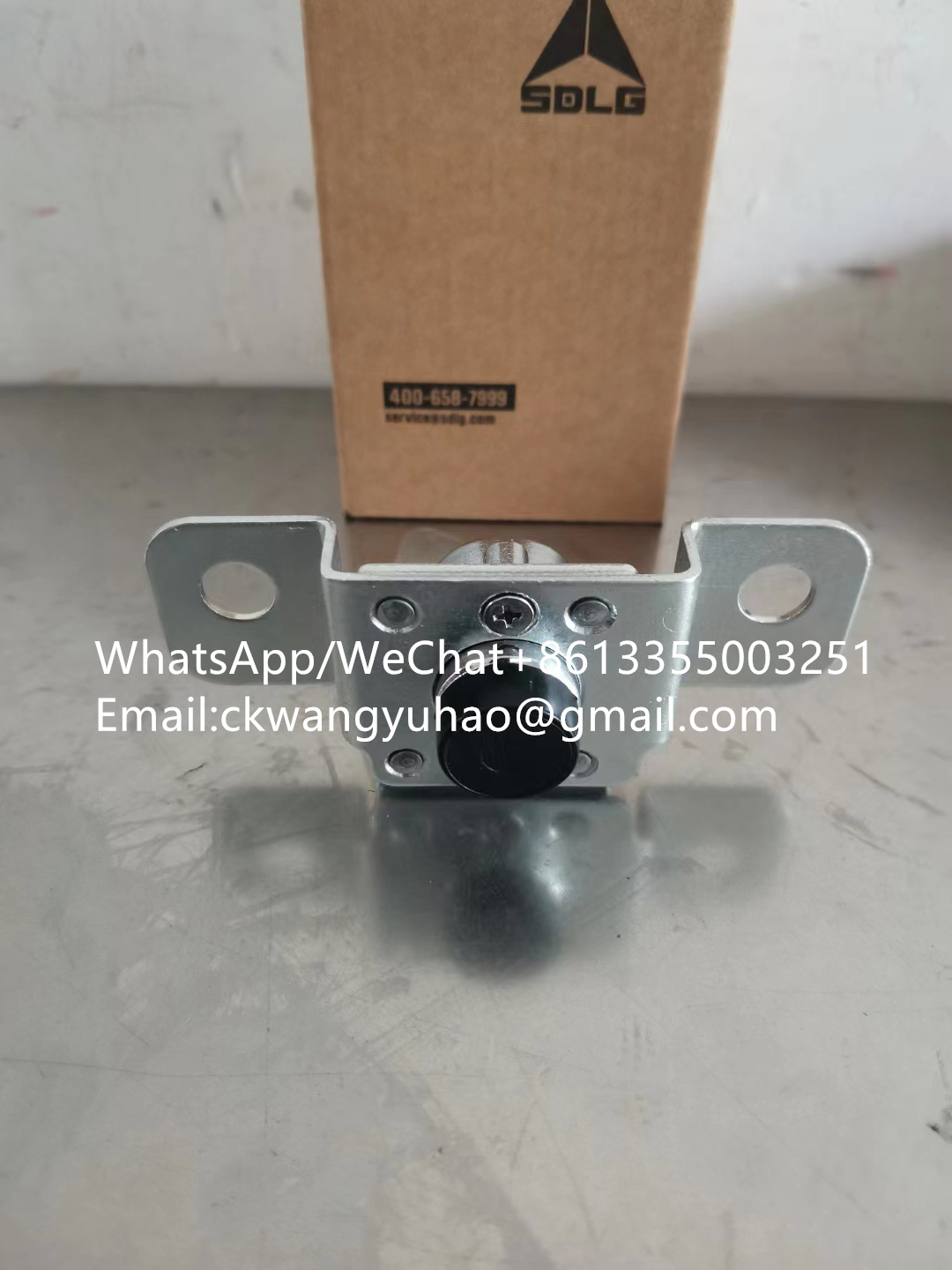 4190003785lock - 14402124  CUSHION  11221939  CUSHION
14402129  Control valve  11223063  Control valve
14402148  Filter cartridge_drain filter  11218590  FILTER INSERT
14402195  Drive unit_swing e6300f  11212238  Drive unit
14402196  Swing motor  11224998  null
14402202  BLOCK  14404503  BLOCK
14402203  BRACKET  14404504  Bracket
14402353  Fuel tank  14408855  Fuel tank
14402354  Fuel tank  14408854  Fuel tank
14402367  Swing motor  11222994  Drive unit
14402388  Counterweight_5400kg fabrication ec290b  26281000421  Counterweight
14402451  Clamp  14408324  Clamp
14402550  Fuel hose  14406898  Fuel hose
14402615  Clamp  14408326  Clamp
14402623  SEAT SUPPORT  11210533  SEAT SUPPORT
14402668  Hydraulic fluid tank  14407974  Hydraulic fluid tank
14402679  Connecting rod  14408776  Connecting rod
14402681  Pin  14406945  Pin
14402711  PIN  14406643  Pin
14402712  PIN  14406645  Pin
14402714  PIN  14406646  Pin
14402715  PIN  14406647  Pin
14402718  Main pump  14408683  Piston pump
14402719  Hydraulic pump  14408684  Piston pump
14402723  Swing motor  11222976  Swing motor
14402725  Swing motor_assy  11224999  null
14402726  Swing motor_assy  11224999  null
14402744  Body_side door  14405422  Door
14402746  Door_wa  14405423  Door
14402748  Door_wa rh ec290bp  14405424  Door
14402758  Protecting plate  14407290  Protecting plate
14402774  HOSE ASSEMBLY  14405595  Hose assembly
14402817  Main cable harness  14403057  Main cable harness
14402825  BRACKET  14407073  Bracket
14402826  PIN  26170034751  Pin
14402827  Pin  26170034741  Pin
14402888  Fan guard  14409678  Fan guard