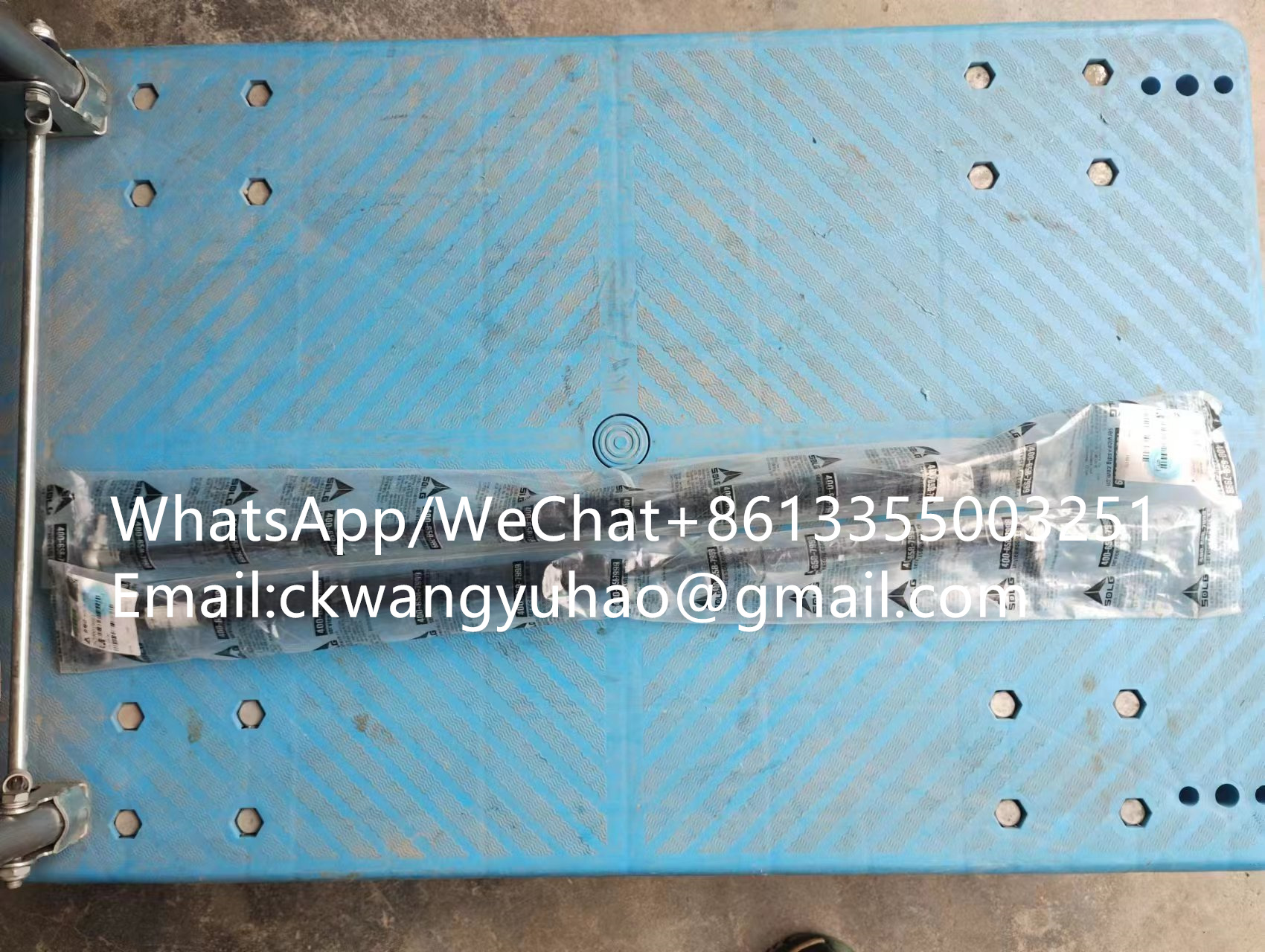 26330019081gasspring - 11219852  HOSE ASSEMBLY  14400840  HOSE ASSEMBLY
11219853  HOSE ASSEMBLY  14400841  HOSE ASSEMBLY
11219854  GEAR PUMP  14402214  GEAR PUMP
11219855  HOSE ASSEMBLY  14400823  HOSE ASSEMBLY
11219866  DECAL  14401699  DECAL
11219869  COVER  11222289  Cover
11219889  BEARING HOUSING  11225105  null
11219892  CLAMP  4190000020  CABLE TIE
11219894  CYLINDER HEAD  11222888  Cylinder head
11219899  TRAVEL MOTOR  11211880  TRAVEL MOTOR
11219908  PLUG  11213586  PLUG
11219944  VALVE COVER  11220878  Valve cover
11219948  FLANGE SCREW  11220914  SCREW
11219950  PLUG  11220881  PLUG
11219951  CRANKCASE  11220915  Crankcase
11219952  CAMSHAFT BUSHING  11222714  Bearing bushing
11219957  NIPPLE  11220879  DRAIN VALVE
11219958  OIL RETURN PIPE  11220916  null
11219962  BRACKET  11225509  null
11219963  BRACKET  11225663  null
11219967  MODULE  11220917  Module
11219968  MODULE  11220918  Module
11219972  CAMSHAFT  11220882  Camshaft
11219973  FLYWHEEL HOUSING  11220919  FLYWHEEL HOUSING
11219974  CRANKSHAFT SEAL  11225547  null
11219977  SCREW  11223285  Hexagon screw
11219981  MAIN BEARING  11224115  Bearing shell
11219982  MAIN BEARING  11224551  null
11219984  THRUST WASHER  11224552  null
11219994  FLYWHEEL HOUSING  11220708  FLYWHEEL HOUSING
11219996  BUSHING  11220920  BUSHING
11220002  GUIDE TUBE  11224125  Guide tube
11220012  WASHER  11220875  WASHER
11220014  SCREW  11220703  FLANGE SCREW
11220015  FRONT COVER  11224109  Front cover
11220019  OIL PIPE  11224134  null
11220021  ADAPTER  11225671  null
11220023  HOLLOW SCREW  11220735  HOLLOW SCREW
11220024  FILTER HOUSING  11220876  FILTER HOUSING
11220030  SCREW  4110002126161  SCREW
11220032  OIL COOLER  11220972  OIL COOLER
11220040  PLUG  11224685  null
11220041  FUEL PIPE  11225111  null
11220045  PIPE  11225684  null