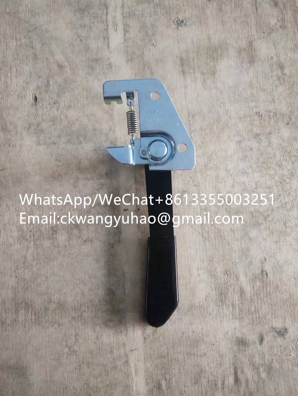 26290037701 Handle